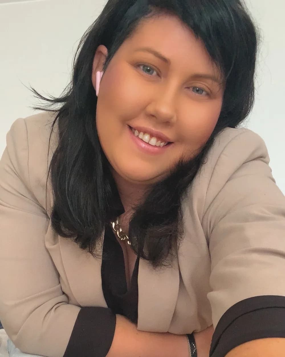 Emma, som skriver KROSSDILEN